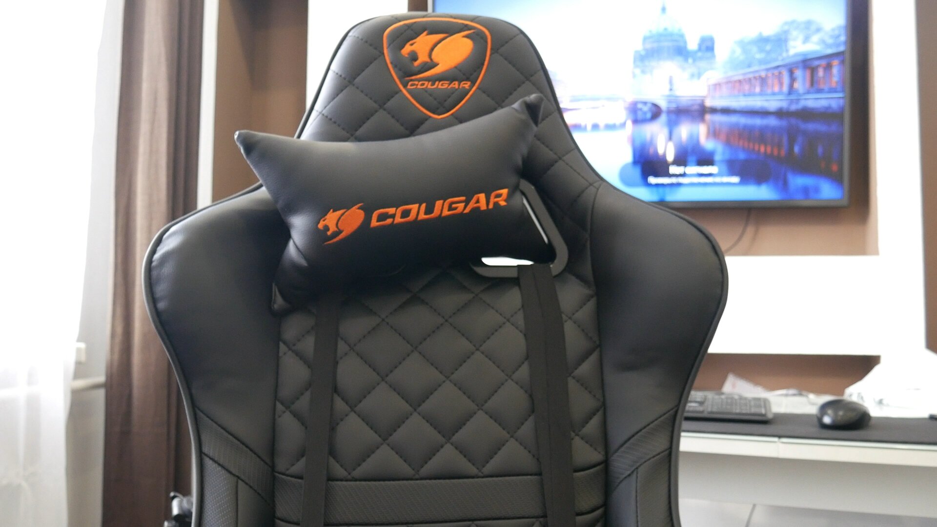 Компьютерное кресло cougar armor one x игровое обивка искусственная кожа цвет черный зеленый